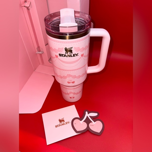 The Valentine's Day Quencher H2.0 Flowstate Tumbler 40 OZ Pink Velvet Cake - Picture 11 of 16